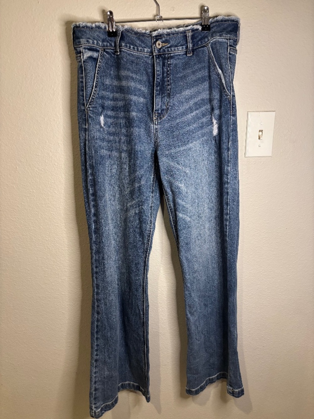 KanCan Jeans Size 11/29 Distressed Flare Frayed Waist Medium Wash